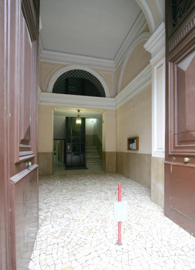 Al Centro E Meglio B&B Nápoles Exterior foto